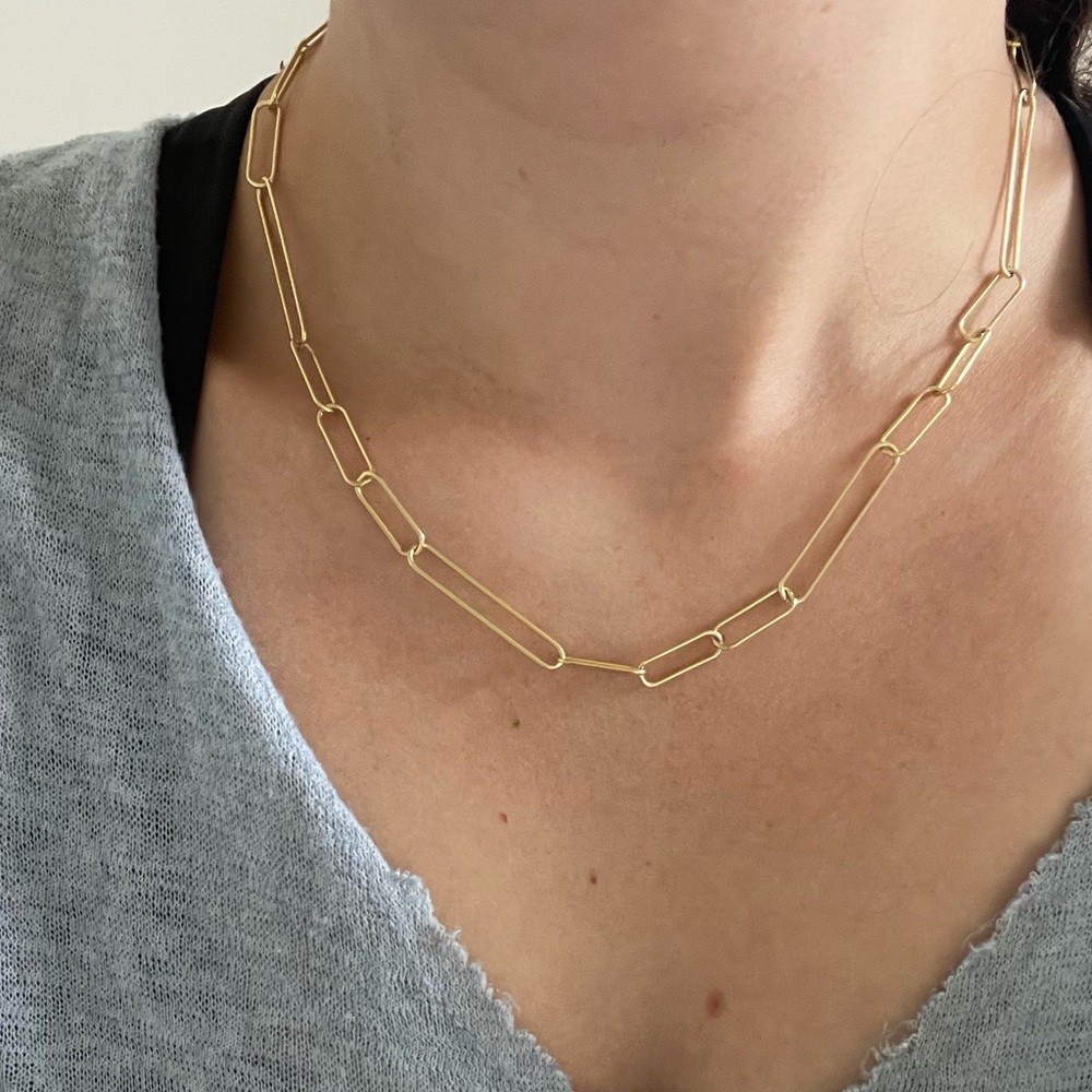 Gold chain necklace